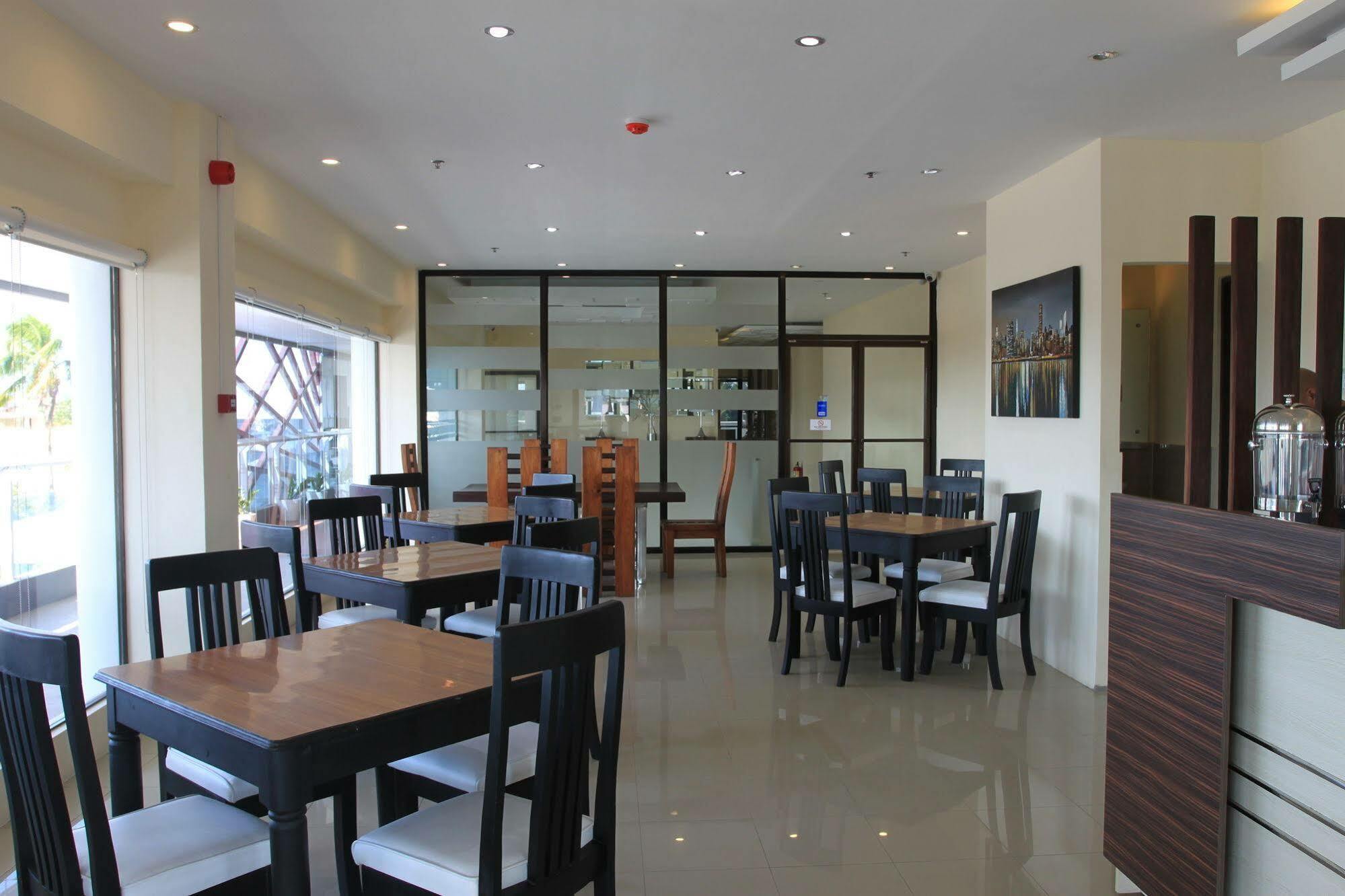 Sumo Asia Hotels - Davao City Exteriör bild