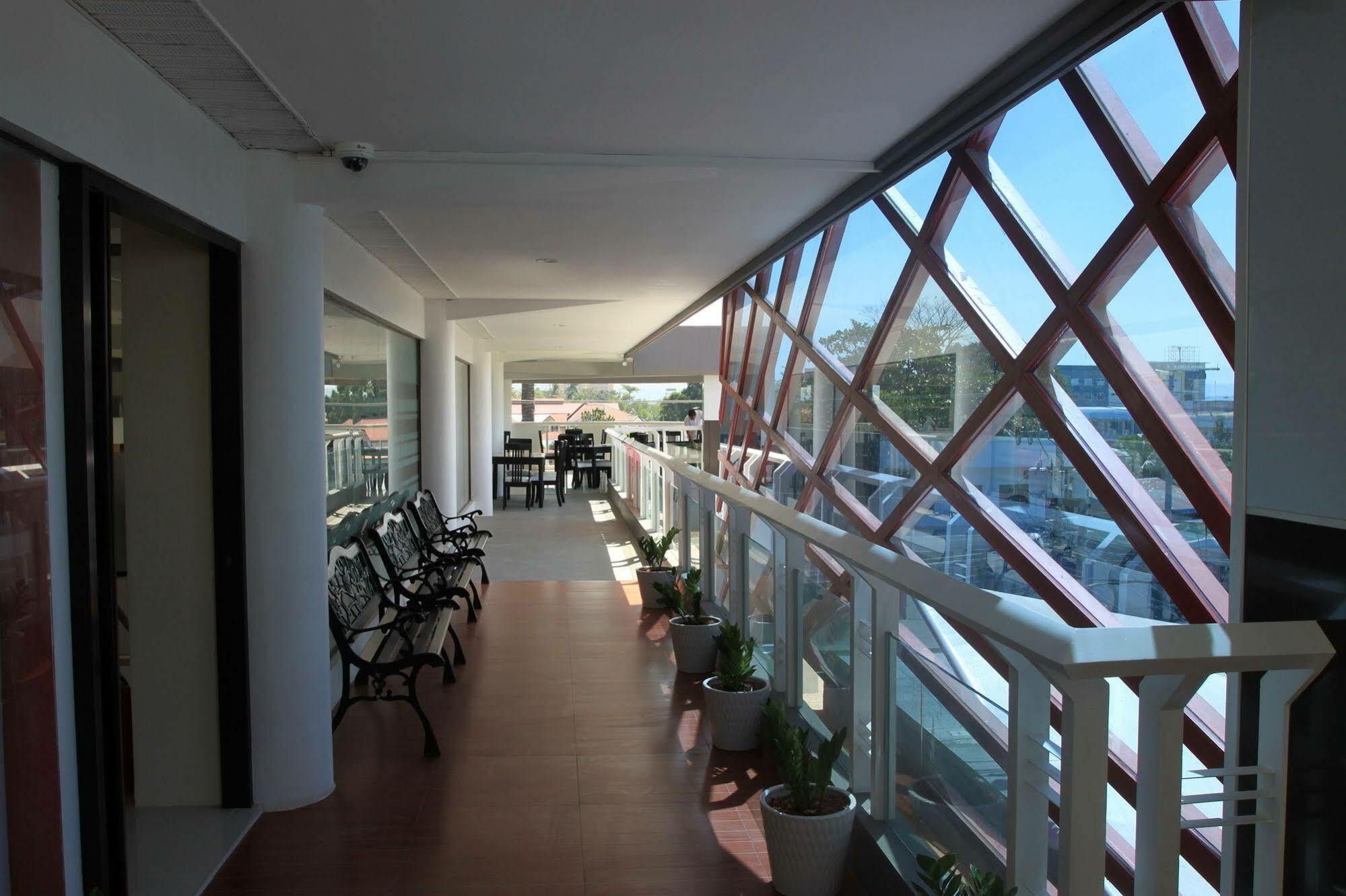 Sumo Asia Hotels - Davao City Exteriör bild